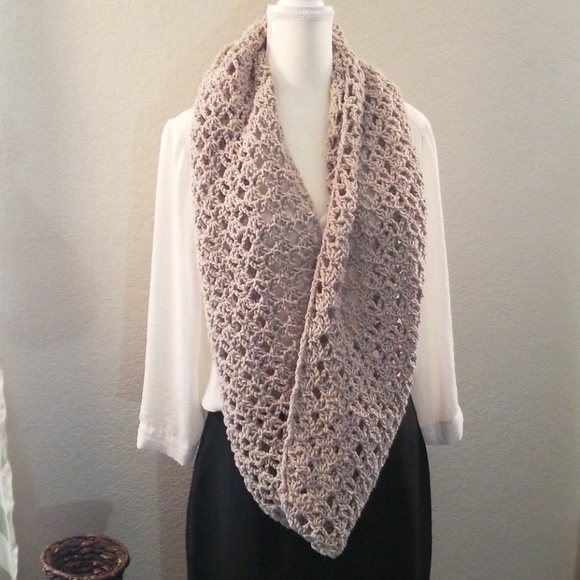 Handmade gray infinity scarf - Picture 1 of 5